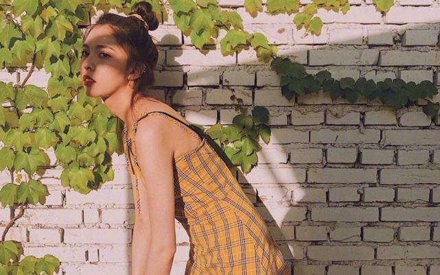 一组俏丽女神宋妍霏美图,时尚打扮非常好看