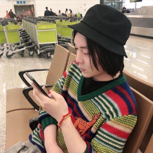 张大仙晒妹妹合照化身宠妹狂魔直言嫁人前我养着