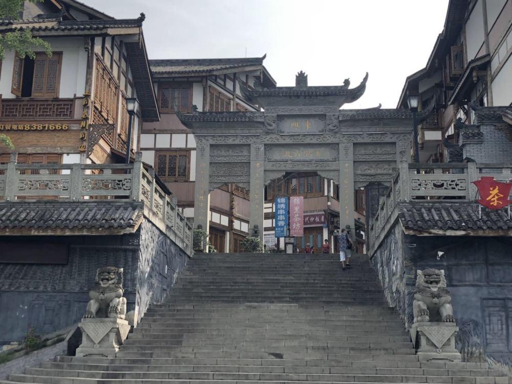 和我在东兴的街头走一走,熟悉,怀念!在内江,只有你最让我魂牵梦绕!