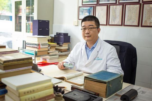 刻苦钻研医学传承中医文化岭南行医者李保平