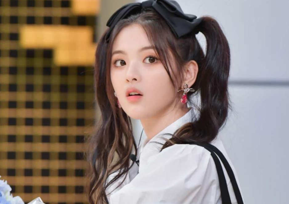 杨超越|杨超越啃排骨，猛女吃法打了多少女明星的脸啊！