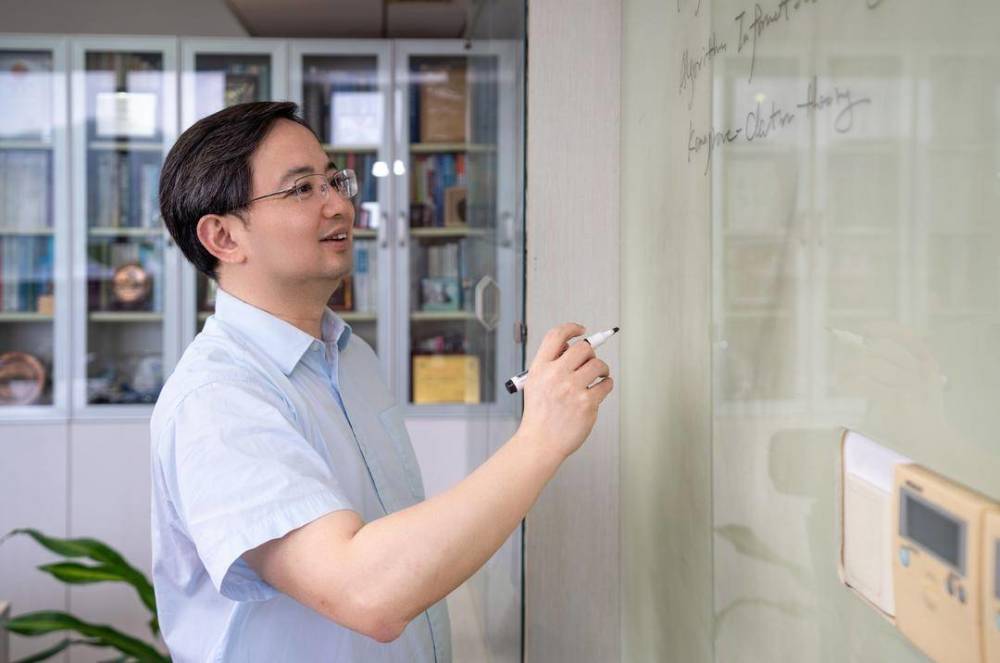 南大人工智能学院院长周志华高科技的另一面是返璞归真