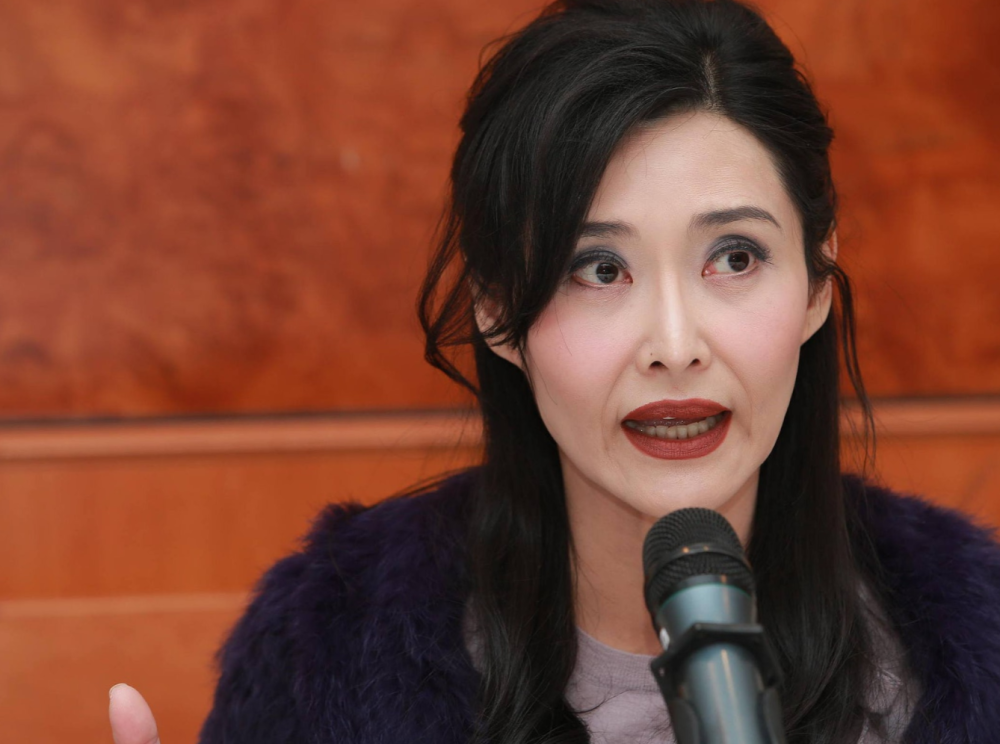 叶玉卿|传叶玉卿80亿身家轰然倒地，富商老公申请破产，名下上亿豪宅被拍卖