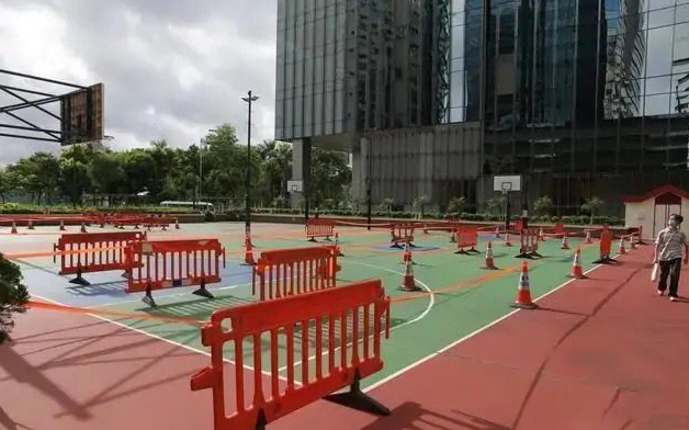 何鸿燊|赌王设灵引近百人围观，昔日员工场外致哀，六旬大妈冒充私生女！