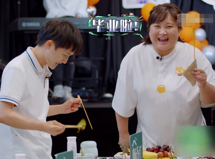 鞠婧祎|鞠婧祎综艺中被曝20岁旧照，瞧见照片中她的模样，整没整容真相了