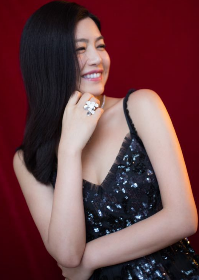 陈妍希|还说陈妍希配不上陈晓？看她公开的素颜照，最多只有18岁
