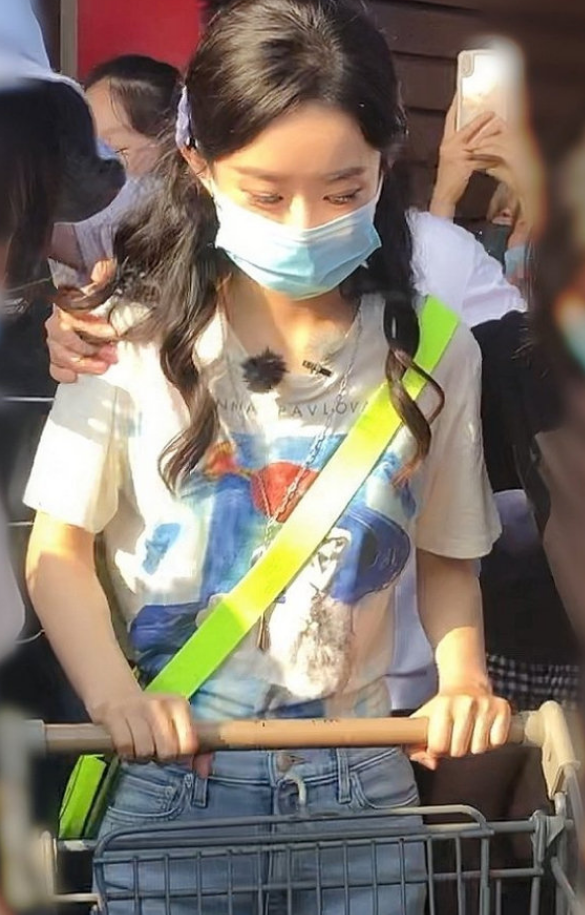 赵丽颖|有种“整容”叫赵丽颖生子后，生图如18岁，谁还说她配不上冯绍峰