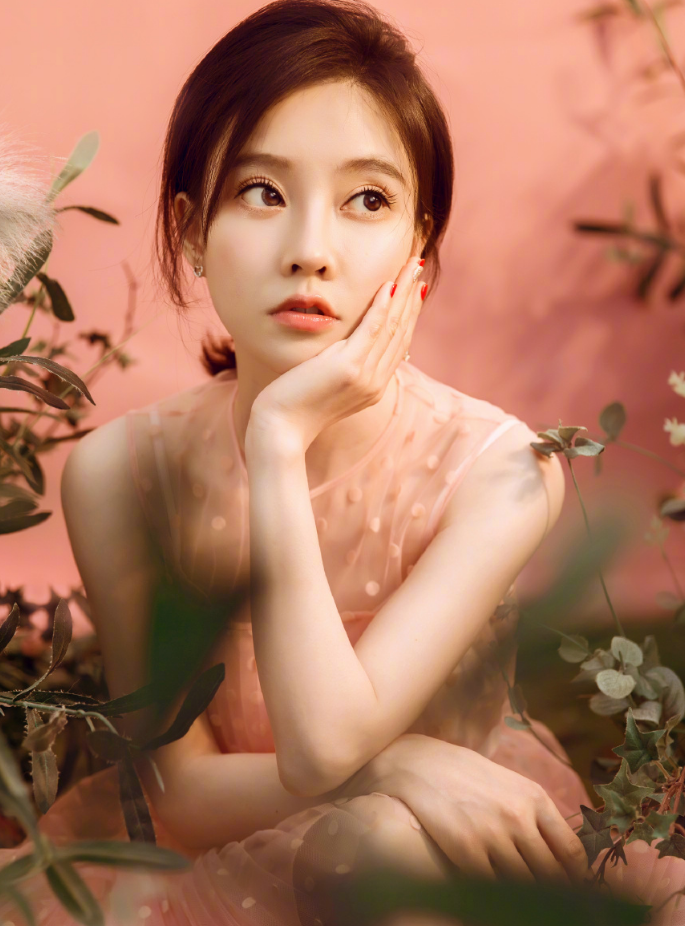 冯提莫|论“敢穿”只服冯提莫，看她穿5cm热裤后：这算啥1米5？