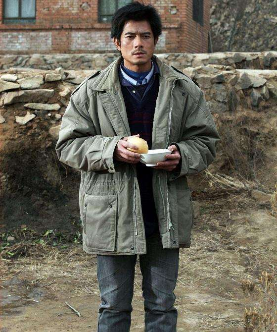 邋遢和学历,收入有关吗?