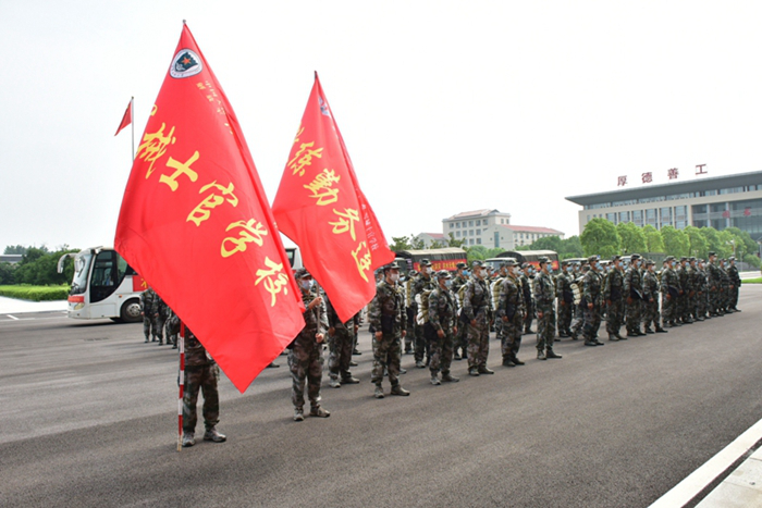 陸軍工程大學軍械士官學校舉行防汛抗洪演_騰訊新聞