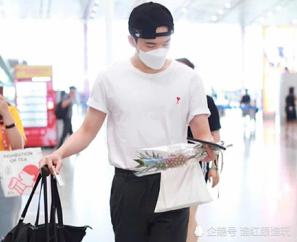 仝卓|公开发红包买通稿？被锤之后还能如此活跃的，仝卓是史上第一人！