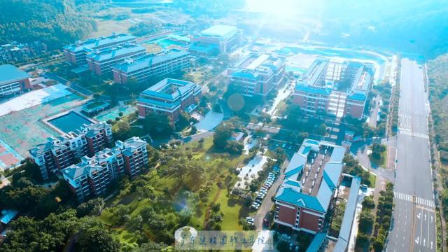 飛上天空看廣東碧桂園職業學院真大氣