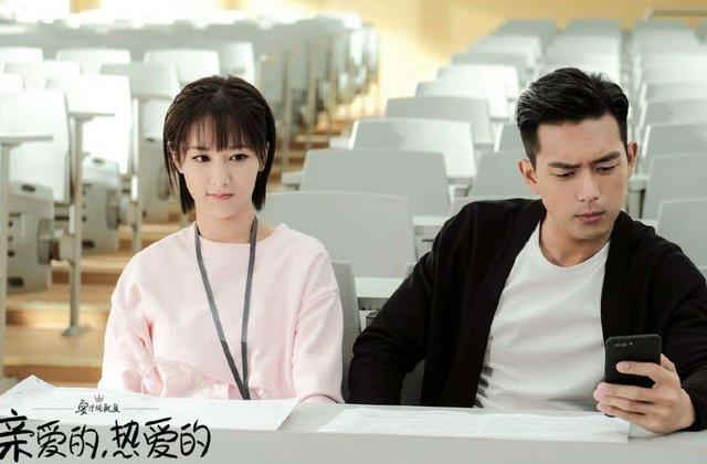 亲爱的,热爱的|《亲爱的，热爱的》一周年，李现新剧再曝光，国民造型太正气