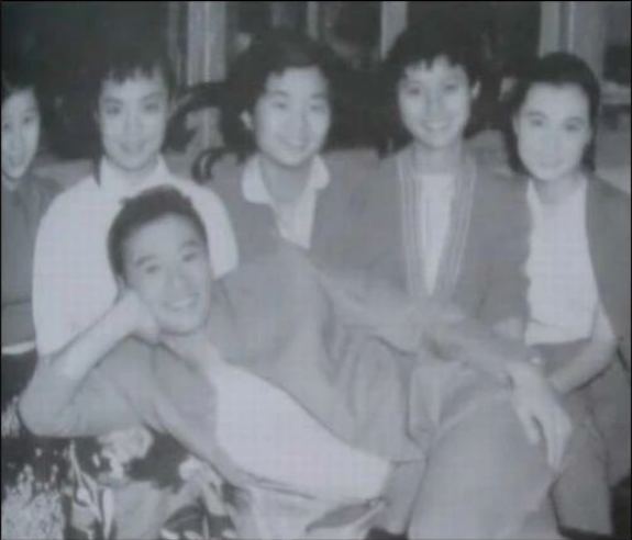 谢贤|谢贤掌掴曾江，一生不羁的他，面对鲁豫的访谈，为何会潸然泪下？