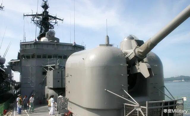 太刀风级驱逐舰舰首与舰尾各装备了一门美制mk-42型127毫米舰炮,最高