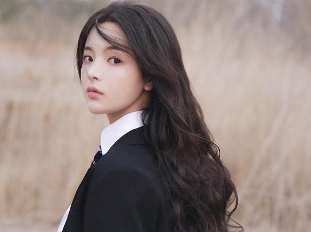 张艺凡|都说张艺凡会成为下一个杨超越，除了爱哭，其他的差远了