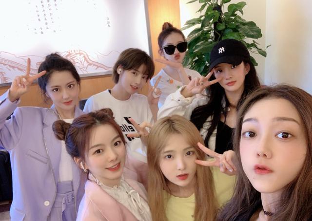 张艺凡|都说张艺凡会成为下一个杨超越，除了爱哭，其他的差远了