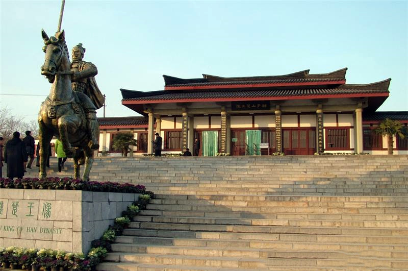 古墓|江苏农民意外挖出古墓，拒绝他人50万重金，直言：这是属于国家的