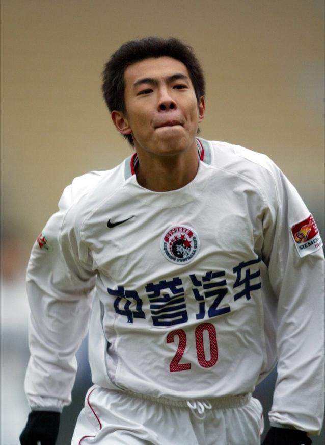 徐亮之前面对外界和球迷质疑自己在辽足打过假球,并且反复拿出赵本山