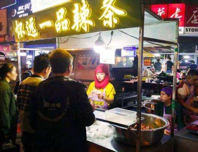 西北最 火 的夜市 多家店曾上过央视 夜晚繁华不输北上广 腾讯新闻