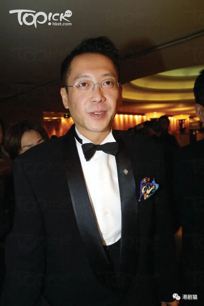 许晋亨|【赌王设灵】前女婿许晋亨现身送别何鸿燊 与何超琼世纪婚礼曾成佳话