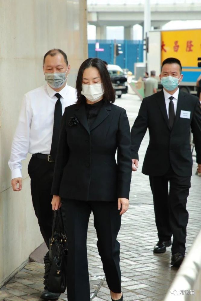 许晋亨|【赌王设灵】前女婿许晋亨现身送别何鸿燊 与何超琼世纪婚礼曾成佳话