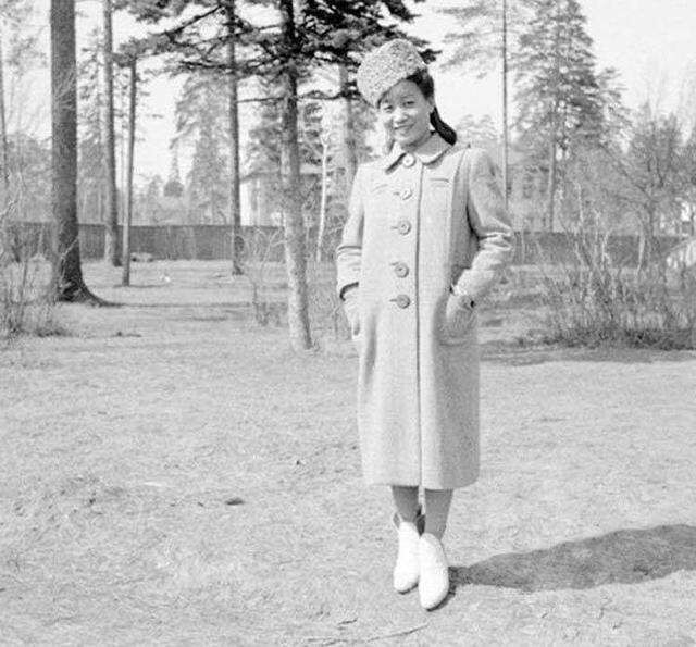 然而,不幸的是,当毛人凤看到长得貌美如花的张春莲后,第一眼就相中了.