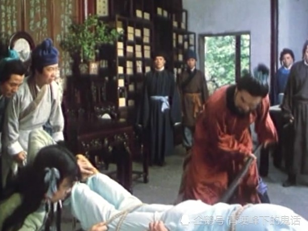 红楼梦|10版《红楼梦》犯的低级错误，宝玉光腚挨打