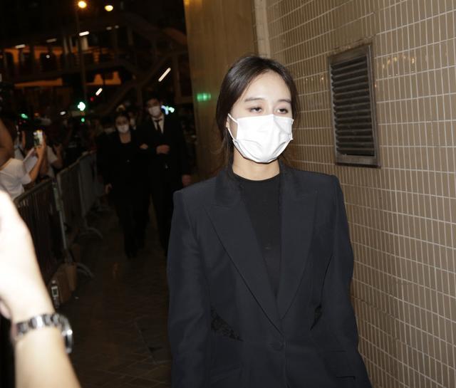 何超仪|赌王葬礼子女们全累垮，离场时个个双眼无神，画面曝光不忍目睹