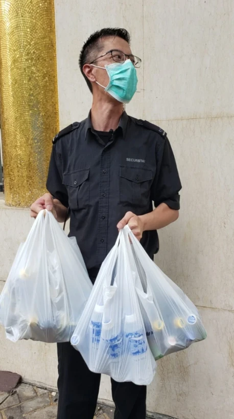 何超仪|赌王各房离开前为媒体派发谢礼，何超仪回应周星驰刘德华缺席原因