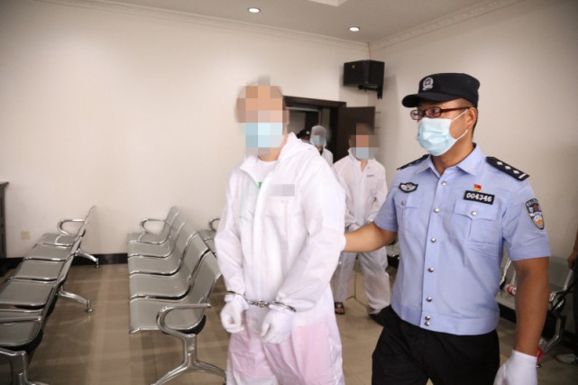 持械抢劫赌场,暴力讨债 18人恶势力团伙被审判