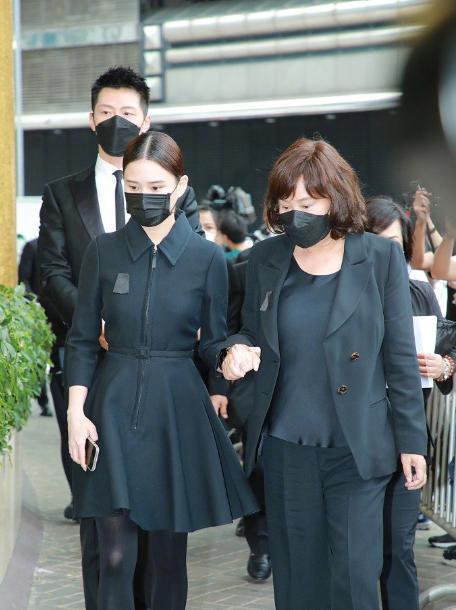 何超琼|何超英、何超琼、何超莲的不幸都隐藏在赌王丧礼的细节里