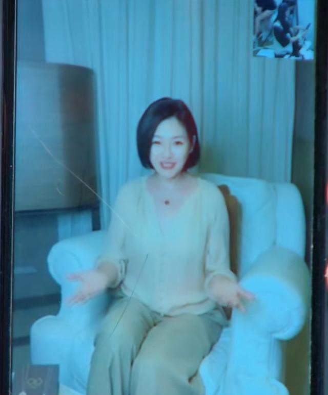 大s|大S露面直播罕见全身出镜，大腿变粗几圈“师奶感”十足