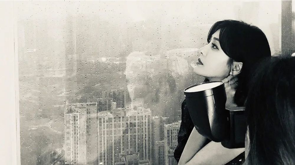 怪你过分美丽|秦岚演绎铁血经纪人，“感谢市场和观众，给姐姐们空间和土壤”