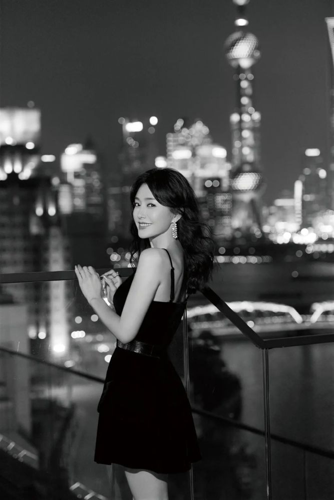 怪你过分美丽|秦岚演绎铁血经纪人，“感谢市场和观众，给姐姐们空间和土壤”