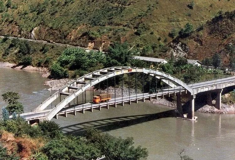云南保山红旗桥图片
