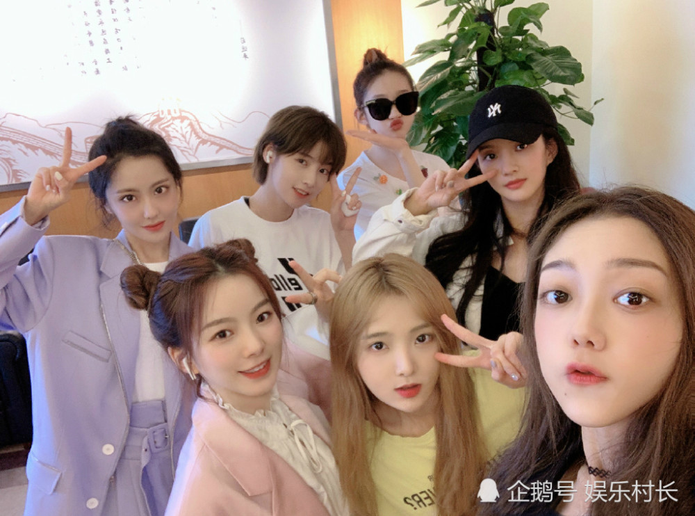 硬糖少女303|硬糖少女全员发长文，希林护张艺凡，赵粤自拍颜值下降，陈卓璇撒团糖