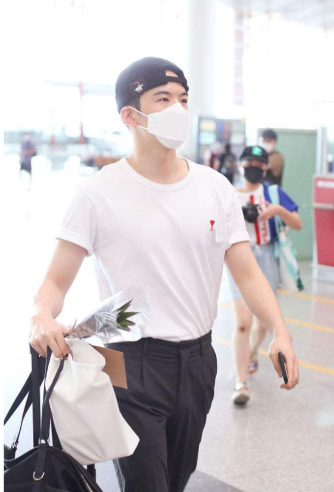 郑云龙|仝卓又喊话郑云龙，疯狂爆料不顾昔日交情，真打算“同归于尽”？