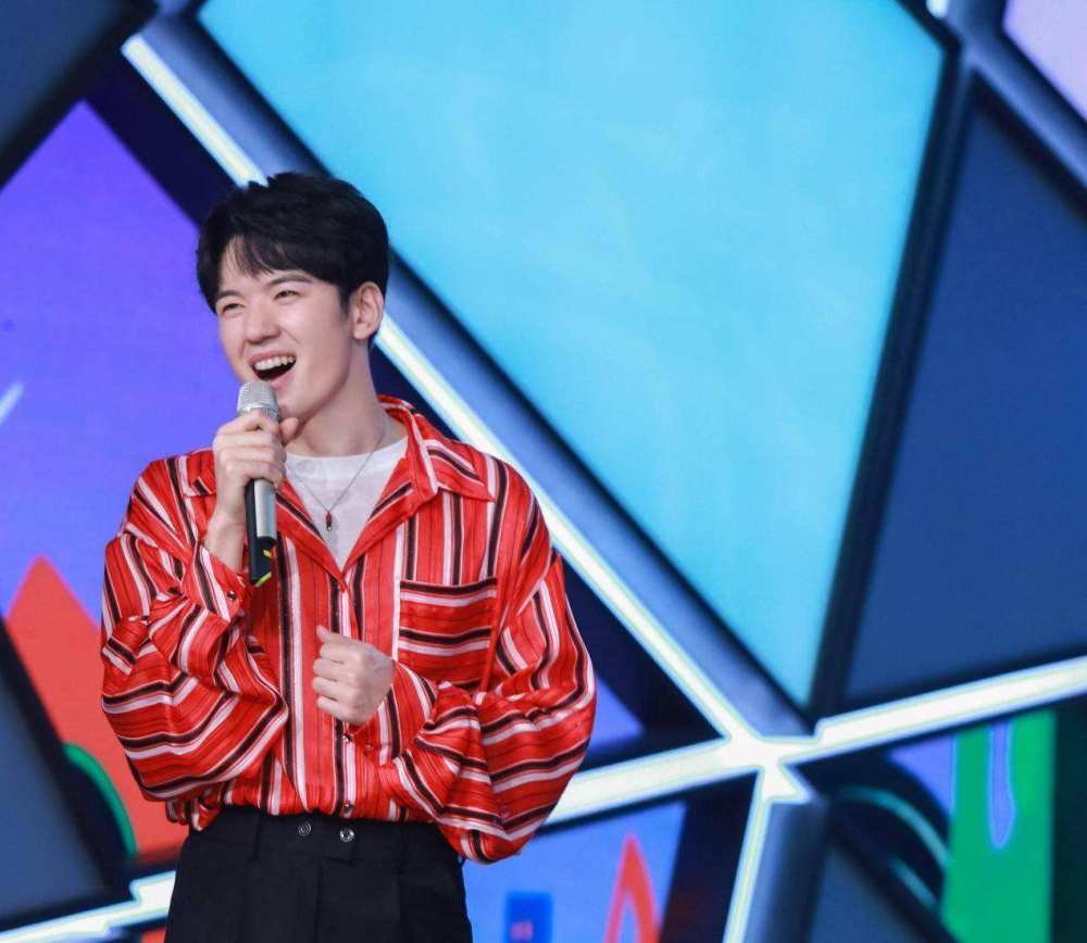 郑云龙|仝卓工作室喊话郑云龙，质疑毕业资格，实则是自己复出铺路？