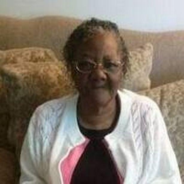 杰里·鲍曼|惊愕！美国男发现母亲棺材里竟装陌生人尸体，还穿戴妈妈衣服首饰