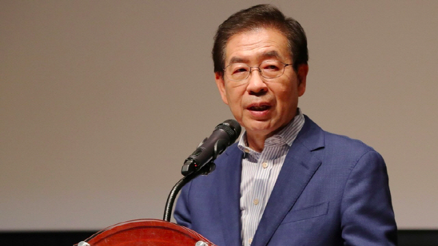 首尔市|首尔市长生前最后监控曝光，搜救人员树林中发现其随身物品
