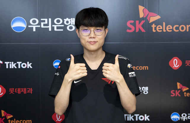 cuzz:感谢李哥抗压 让我拿到mvp-英雄联盟官方网站-腾讯游戏