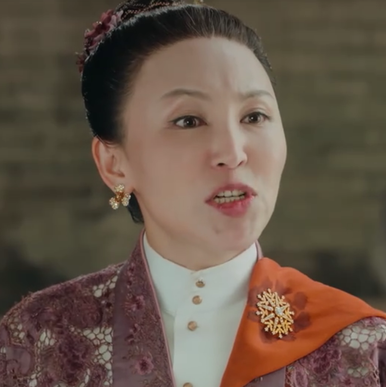 小娘惹秀娟带钱跑路黄金诚带父母搬进茅草屋落得凄惨下场