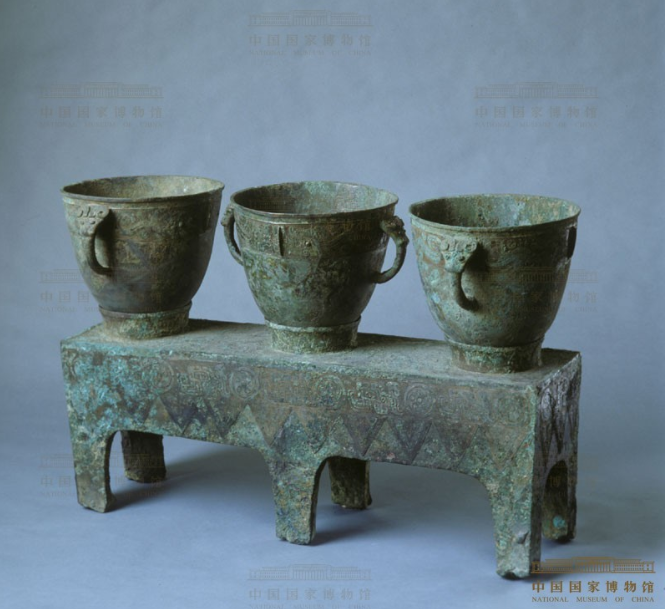 青铜器|青铜器孤品：独特的三联甗