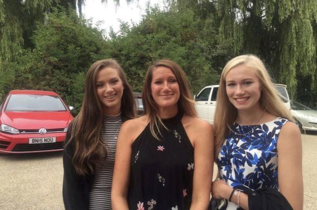 英国_社会|英国素食女在纯素肉酱中吃出蜥蜴头，瞬时崩溃：都快吃光了才发现