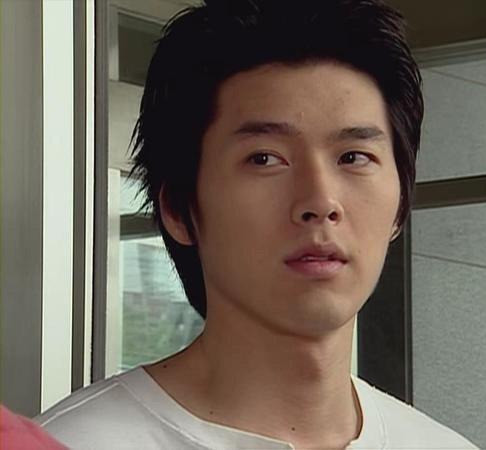 到《金三顺》因为导演的要求,玄彬有微微变胖一点.