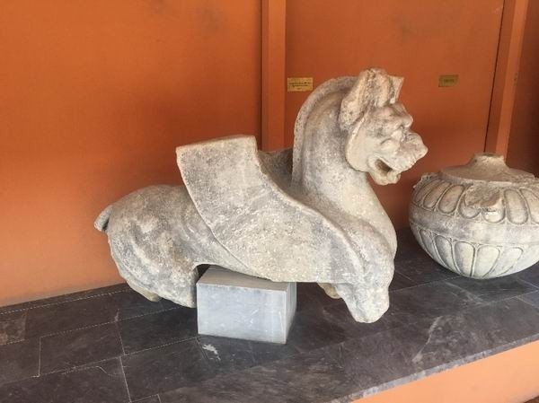 南朝陵墓石刻|朱博文评《六朝遗韵》︱在齐梁的星空下