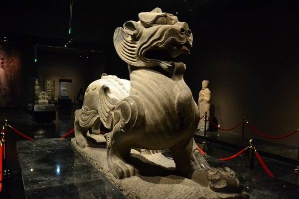 南朝陵墓石刻|朱博文评《六朝遗韵》︱在齐梁的星空下