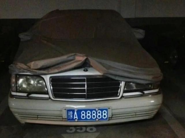 经历曲折的豫a88888从百万大奔到微型车时隔多年又挂回豪车