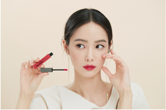 redearth红地球夏季彩妆新品解锁洪秀珠夏日自然空气感妆容